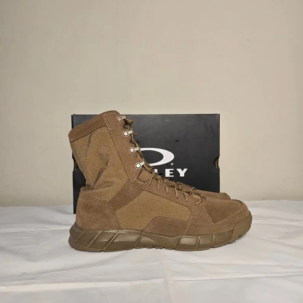 Oakley Mens 11 LT Assault 2 work boots new in the box color coyote.
